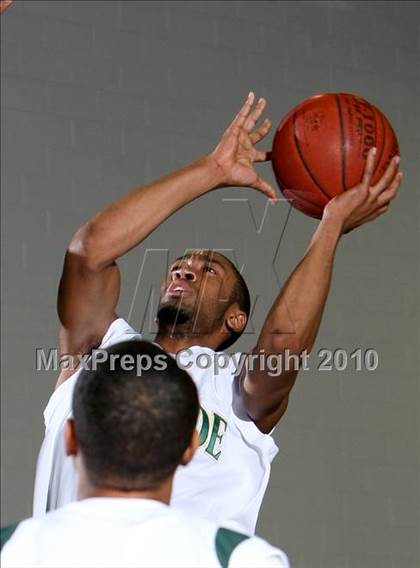 Thumbnail 1 in Lakeside vs. Victor Valley (Desert Heat Invitational) photogallery.