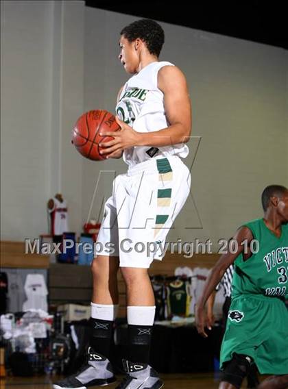 Thumbnail 2 in Lakeside vs. Victor Valley (Desert Heat Invitational) photogallery.