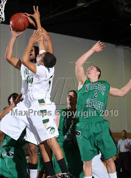 Thumbnail 2 in Lakeside vs. Victor Valley (Desert Heat Invitational) photogallery.