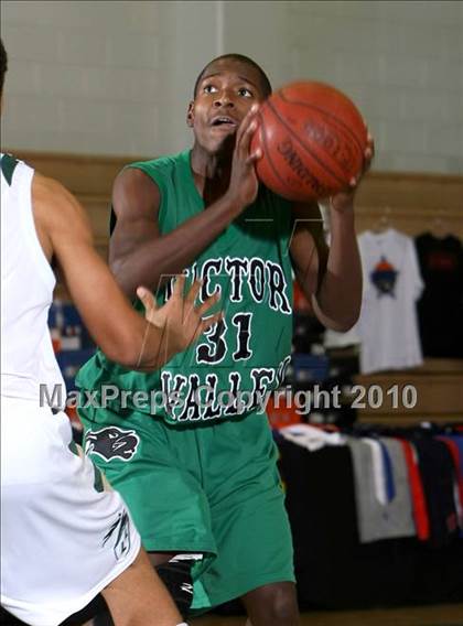 Thumbnail 2 in Lakeside vs. Victor Valley (Desert Heat Invitational) photogallery.