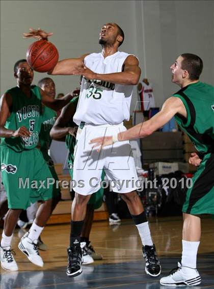 Thumbnail 3 in Lakeside vs. Victor Valley (Desert Heat Invitational) photogallery.