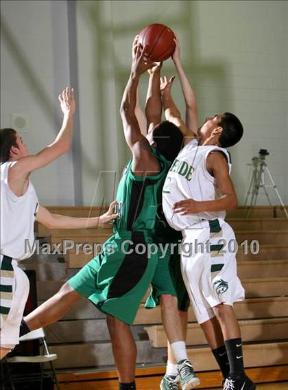 Thumbnail 3 in Lakeside vs. Victor Valley (Desert Heat Invitational) photogallery.