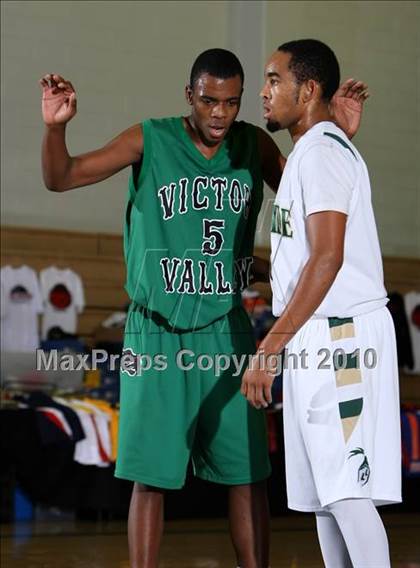 Thumbnail 2 in Lakeside vs. Victor Valley (Desert Heat Invitational) photogallery.
