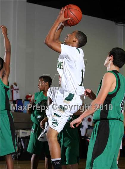 Thumbnail 3 in Lakeside vs. Victor Valley (Desert Heat Invitational) photogallery.