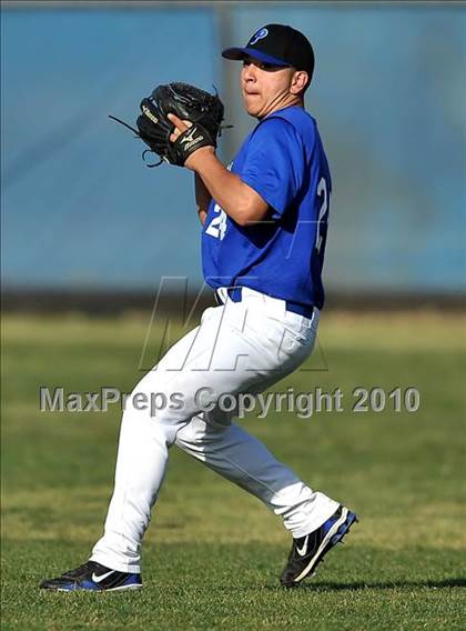 Thumbnail 2 in Charter Oak @ Diamond Ranch photogallery.