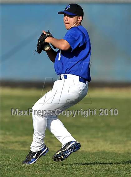 Thumbnail 3 in Charter Oak @ Diamond Ranch photogallery.