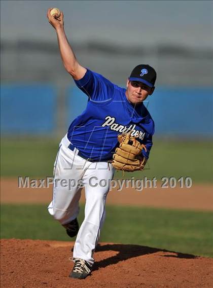 Thumbnail 2 in Charter Oak @ Diamond Ranch photogallery.