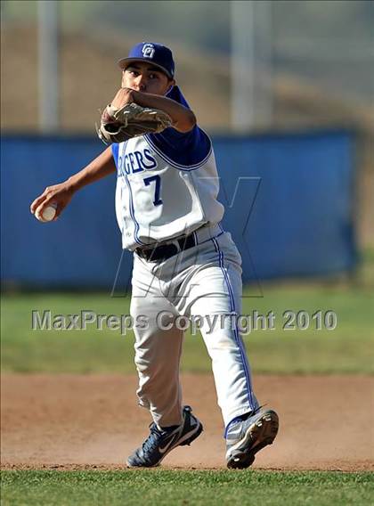 Thumbnail 2 in Charter Oak @ Diamond Ranch photogallery.