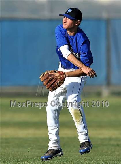Thumbnail 2 in Charter Oak @ Diamond Ranch photogallery.