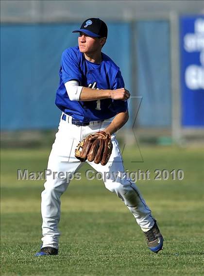 Thumbnail 3 in Charter Oak @ Diamond Ranch photogallery.