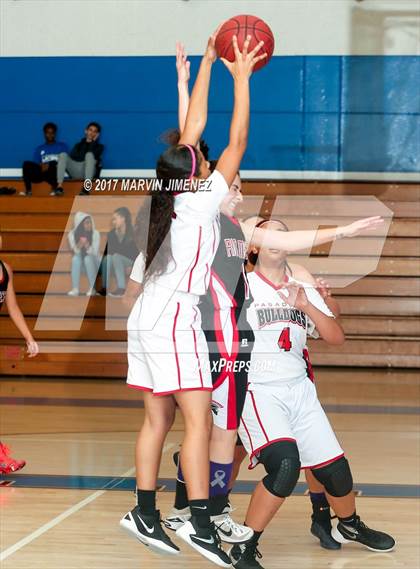 Thumbnail 2 in Rio Mesa @ Pasadena photogallery.
