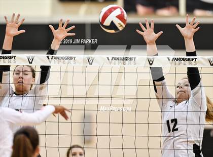 Thumbnail 1 in Leander @ Vandegrift photogallery.