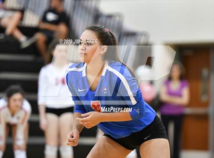 Thumbnail 1 in Leander @ Vandegrift photogallery.