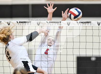 Thumbnail 1 in Leander @ Vandegrift photogallery.