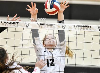 Thumbnail 1 in Leander @ Vandegrift photogallery.