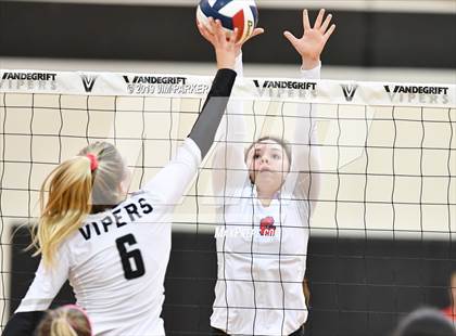 Thumbnail 2 in Leander @ Vandegrift photogallery.