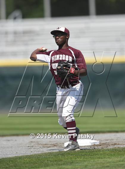 Thumbnail 3 in North Haven vs. Windsor (CIAC Class L Semifinal) photogallery.