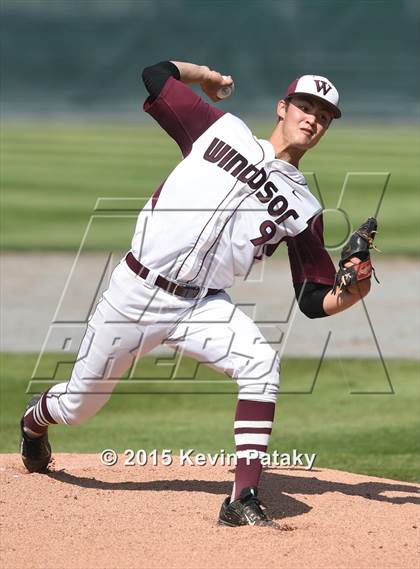 Thumbnail 3 in North Haven vs. Windsor (CIAC Class L Semifinal) photogallery.