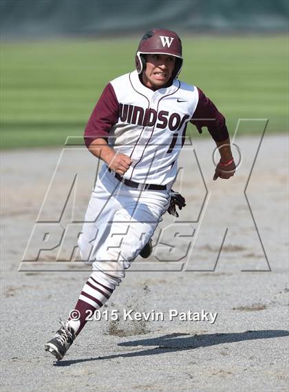 Thumbnail 1 in North Haven vs. Windsor (CIAC Class L Semifinal) photogallery.