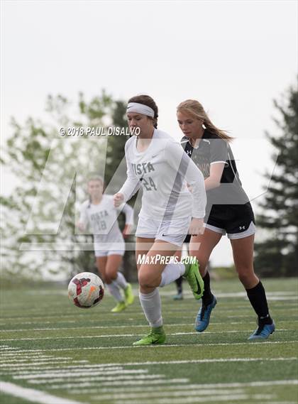 Thumbnail 2 in Mountain Vista vs. Arapahoe (CHSAA 5A 2nd Round) photogallery.
