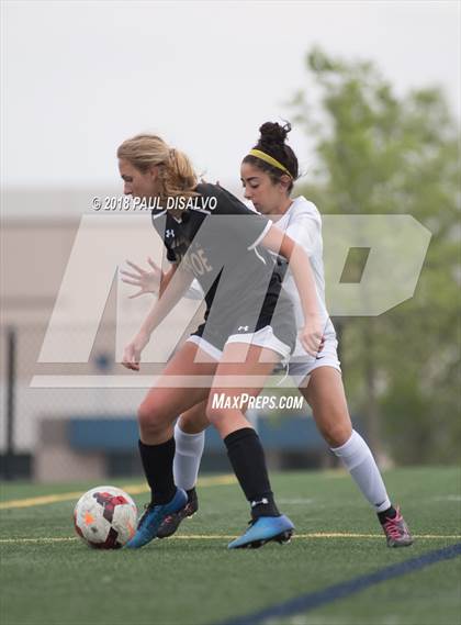 Thumbnail 2 in Mountain Vista vs. Arapahoe (CHSAA 5A 2nd Round) photogallery.