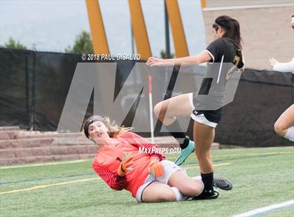 Thumbnail 3 in Mountain Vista vs. Arapahoe (CHSAA 5A 2nd Round) photogallery.