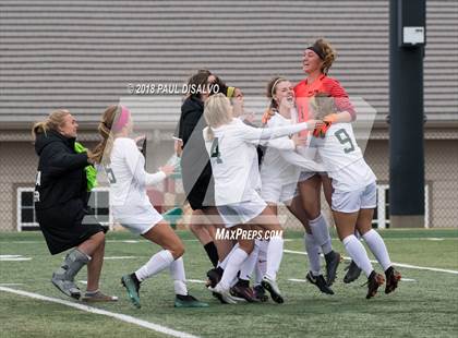 Thumbnail 3 in Mountain Vista vs. Arapahoe (CHSAA 5A 2nd Round) photogallery.