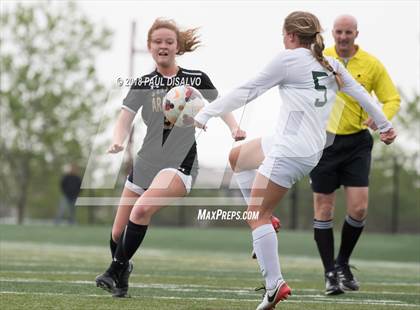 Thumbnail 2 in Mountain Vista vs. Arapahoe (CHSAA 5A 2nd Round) photogallery.