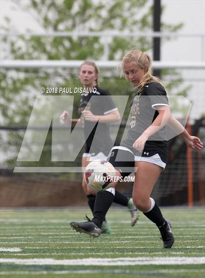 Thumbnail 2 in Mountain Vista vs. Arapahoe (CHSAA 5A 2nd Round) photogallery.