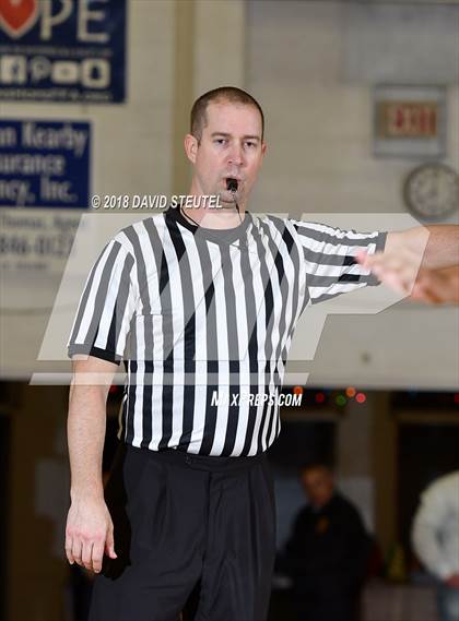 Thumbnail 3 in Salesian College Preparatory vs. Gridley (65th Gridley Invitational) photogallery.