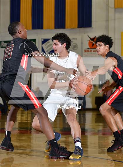 Thumbnail 2 in Salesian College Preparatory vs. Gridley (65th Gridley Invitational) photogallery.