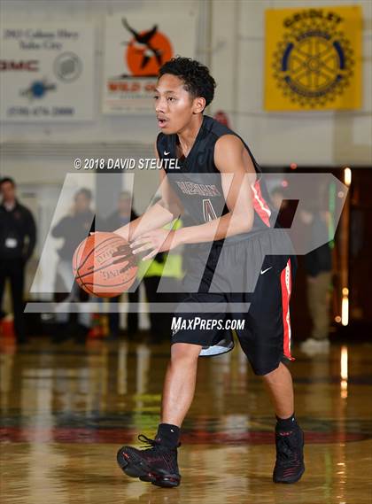 Thumbnail 2 in Salesian College Preparatory vs. Gridley (65th Gridley Invitational) photogallery.