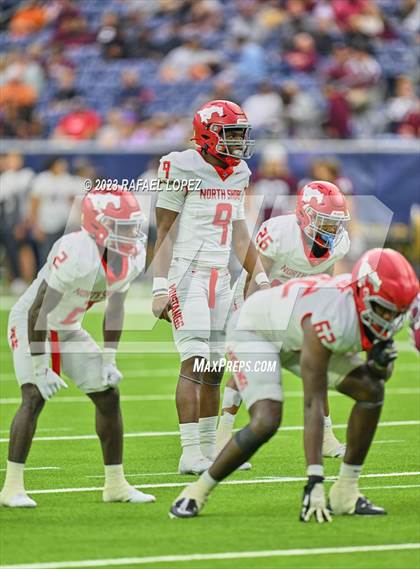 Thumbnail 2 in Cy-Fair vs. North Shore (UIL Football 6A D1 Region 3 Regional)  photogallery.