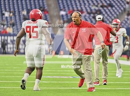 Thumbnail 1 in Cy-Fair vs. North Shore (UIL Football 6A D1 Region 3 Regional)  photogallery.