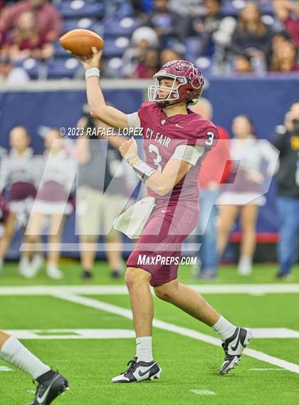 Thumbnail 1 in Cy-Fair vs. North Shore (UIL Football 6A D1 Region 3 Regional)  photogallery.