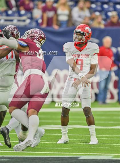 Thumbnail 2 in Cy-Fair vs. North Shore (UIL Football 6A D1 Region 3 Regional)  photogallery.