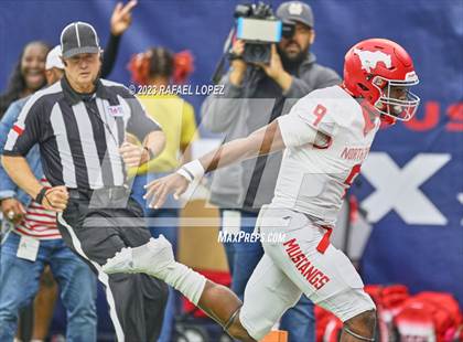 Thumbnail 3 in Cy-Fair vs. North Shore (UIL Football 6A D1 Region 3 Regional)  photogallery.