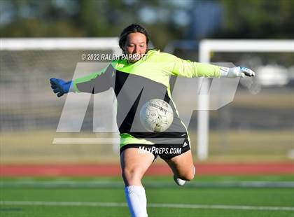 Thumbnail 3 in Fort Bend Clements vs. Cinco Ranch (I10 Shootout) photogallery.