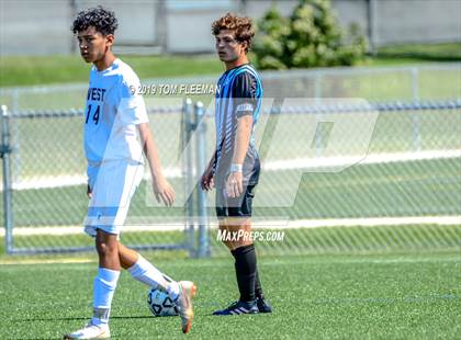 Thumbnail 3 in East vs West (Shawnee Mission Tournament) photogallery.