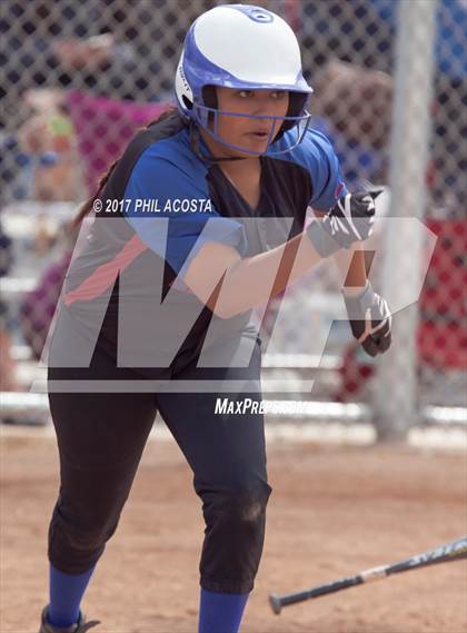 Thumbnail 3 in Eagle Rock vs Leuzinger photogallery.