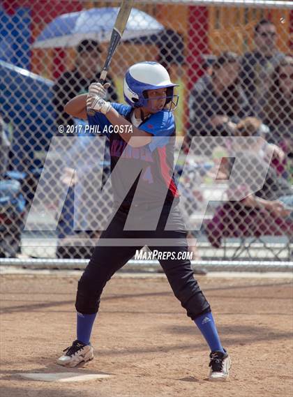 Thumbnail 2 in Eagle Rock vs Leuzinger photogallery.