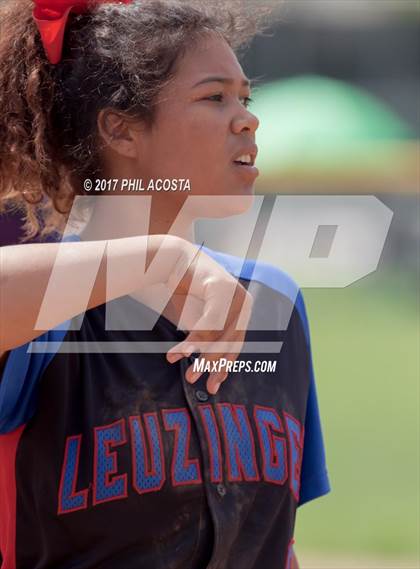 Thumbnail 1 in Eagle Rock vs Leuzinger photogallery.
