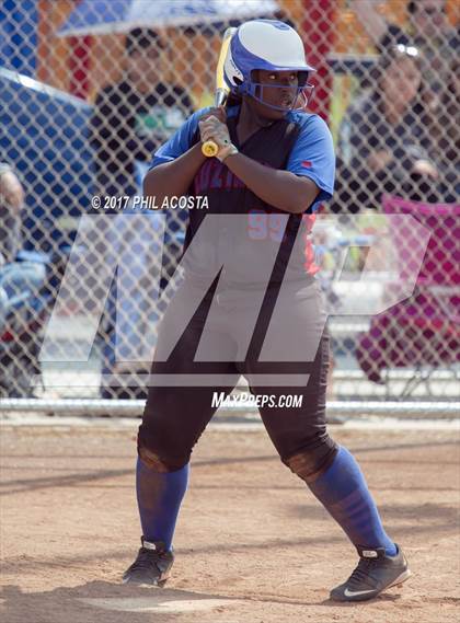 Thumbnail 3 in Eagle Rock vs Leuzinger photogallery.
