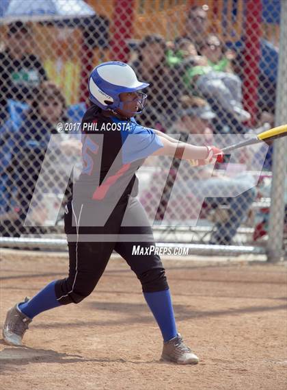 Thumbnail 3 in Eagle Rock vs Leuzinger photogallery.