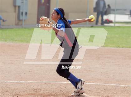 Thumbnail 3 in Eagle Rock vs Leuzinger photogallery.