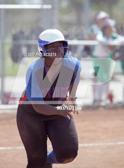 Thumbnail 3 in Eagle Rock vs Leuzinger photogallery.