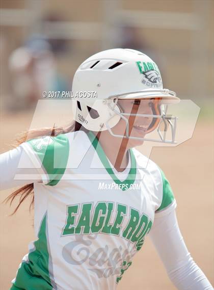 Thumbnail 3 in Eagle Rock vs Leuzinger photogallery.