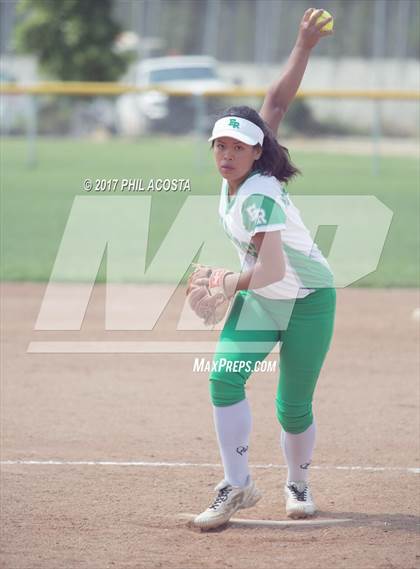 Thumbnail 2 in Eagle Rock vs Leuzinger photogallery.