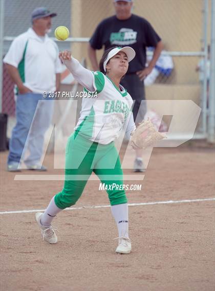 Thumbnail 3 in Eagle Rock vs Leuzinger photogallery.
