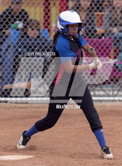Thumbnail 3 in Eagle Rock vs Leuzinger photogallery.